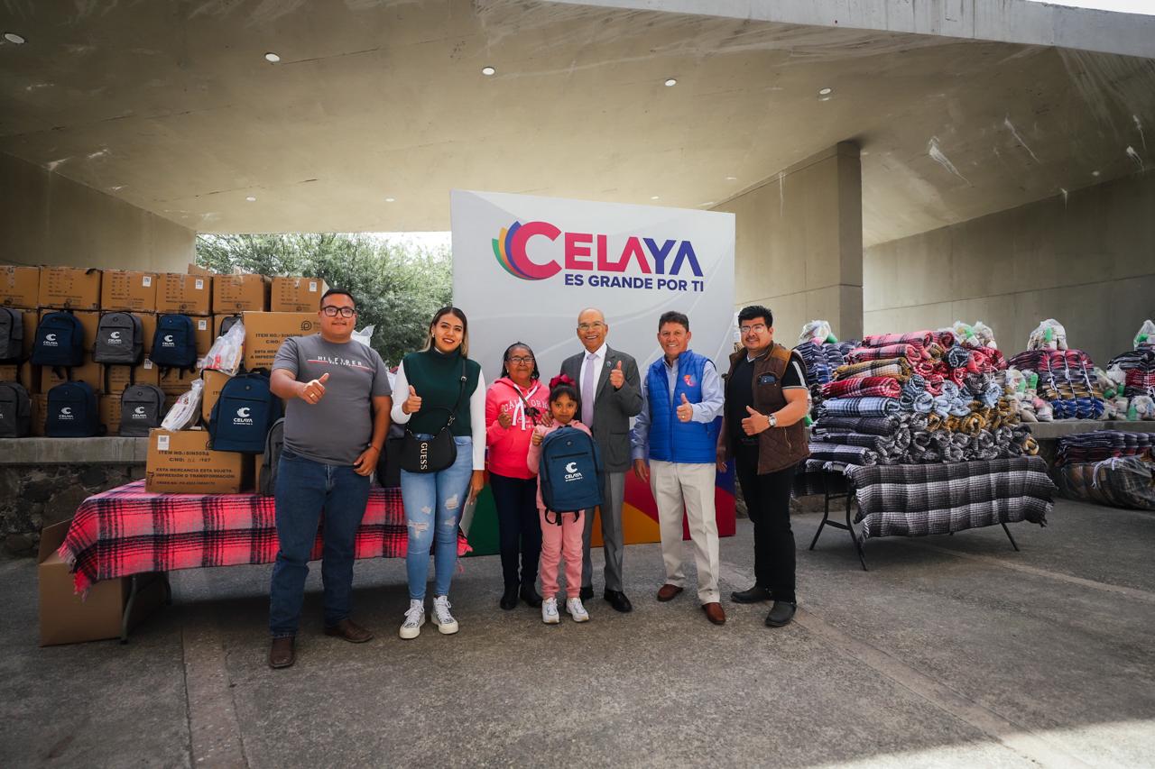 ENTREGAN MOCHILAS, COBIJAS Y DESPENSAS A FAMILIAS DE LAS 65 COMUNIDADES DEL MUNICIPIO