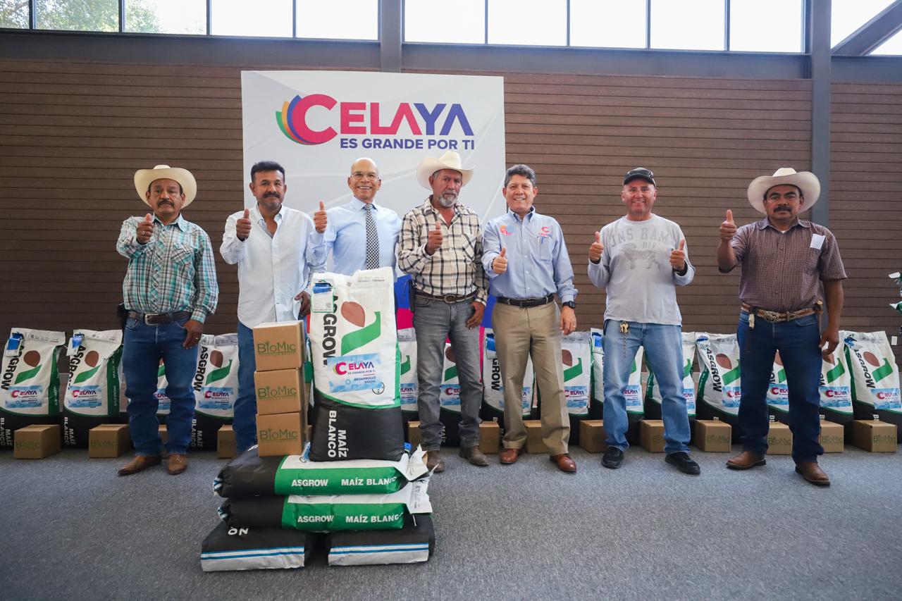 ENTREGAN APOYOS A CELAYENSES POR MÁS DE 5 MDP