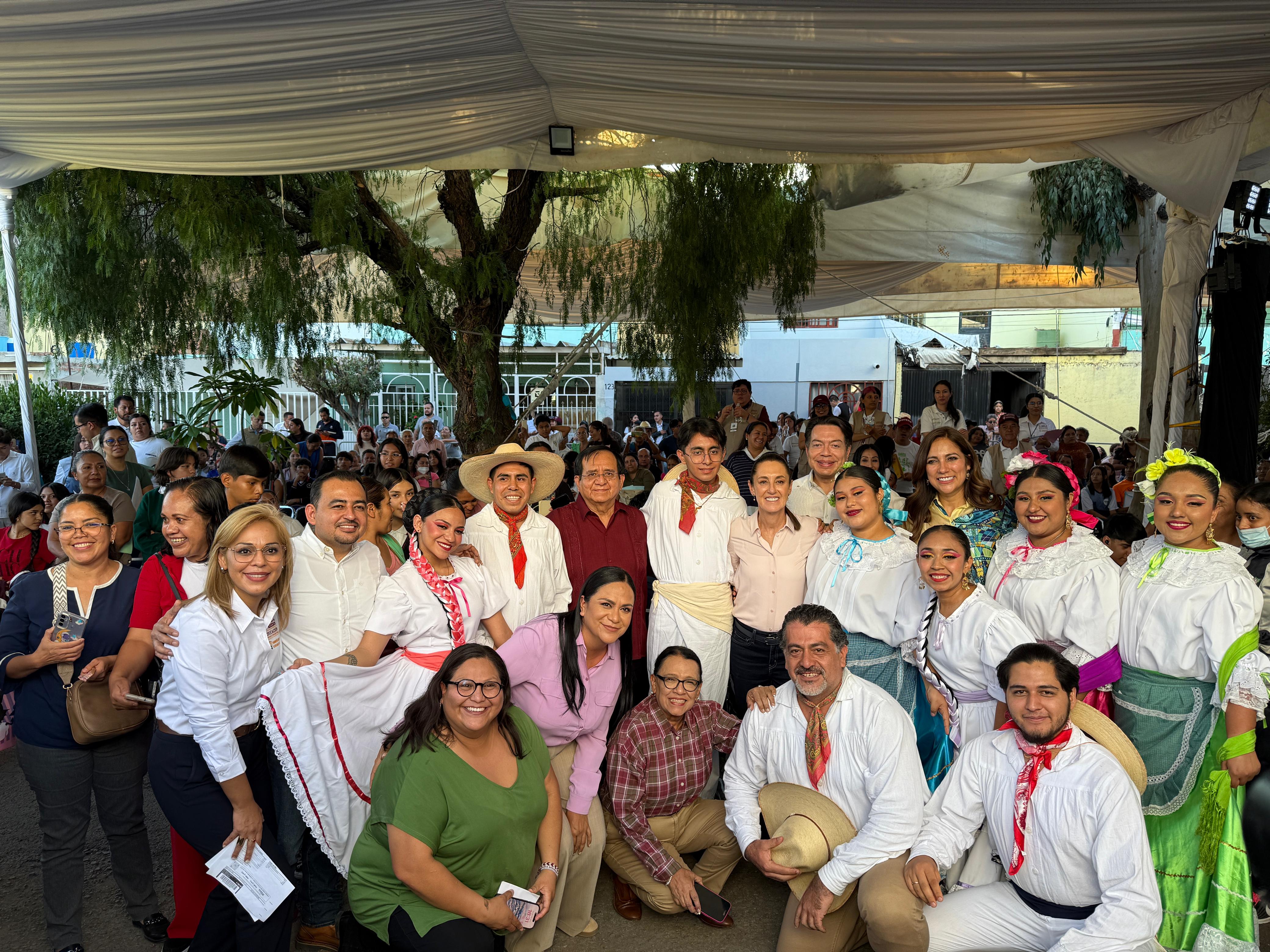 PRESIDENTA CLAUDIA SHENBAUM INAUGURA CENTRO DE ATENCIÓN DE BECAS DEL BIENESTAR EN CELAYA