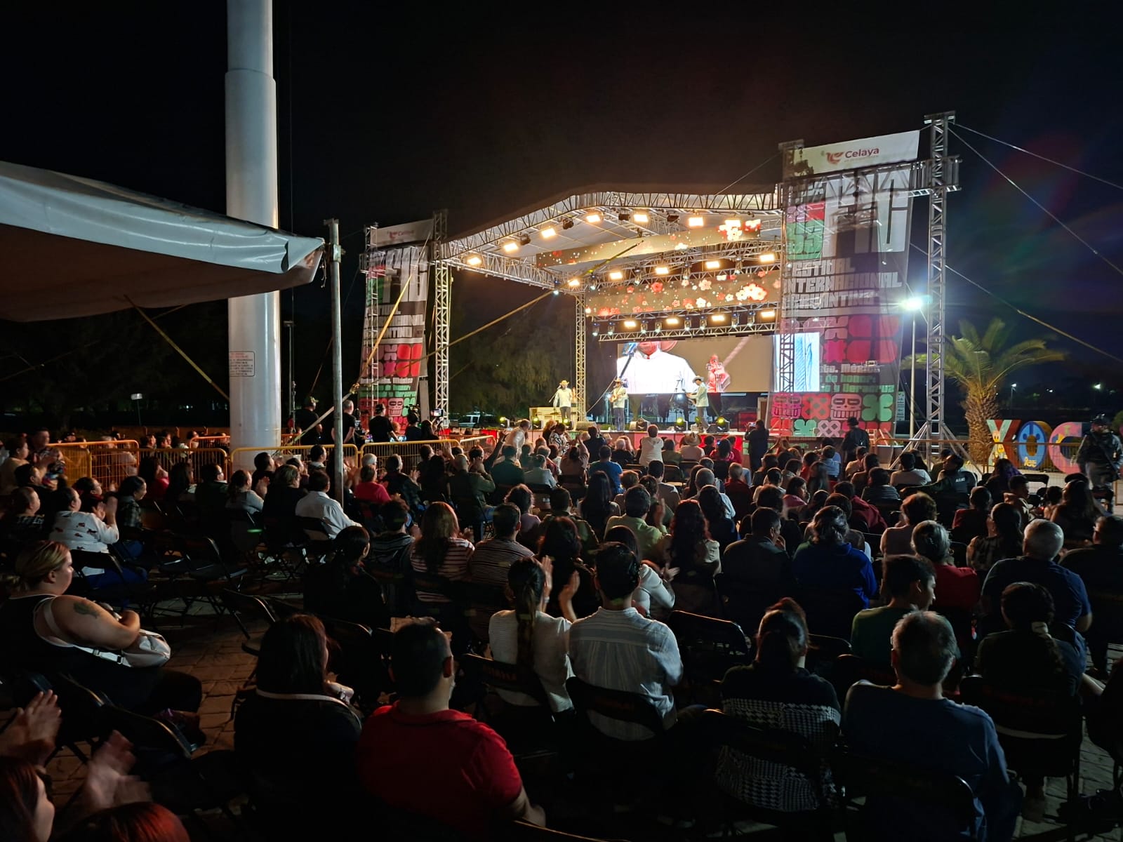 “Los Descarados” llenaron de ritmo y son huasteco el Parque Xochipilli gracias al Circuito Cervantino