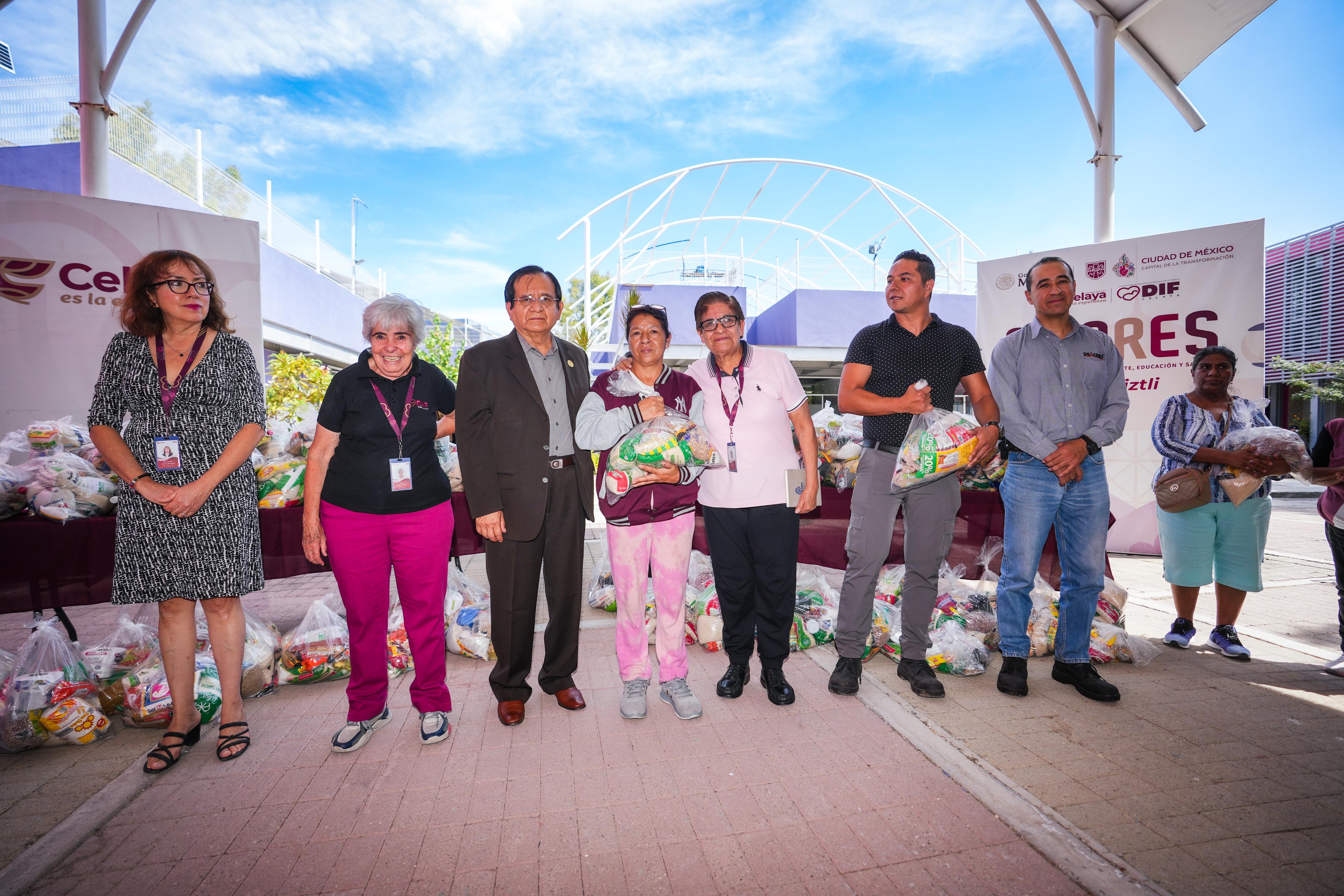 ENTREGAN DIF Y DE ACERO 929 DESPENSAS A FAMILIAS CELAYENSES