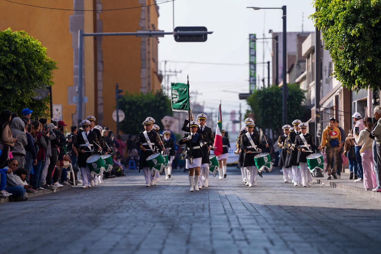 DESFILAN 3,379 PERSONAS POR EL 115 ANIVERSARIO DE LA REVOLUCIÓN