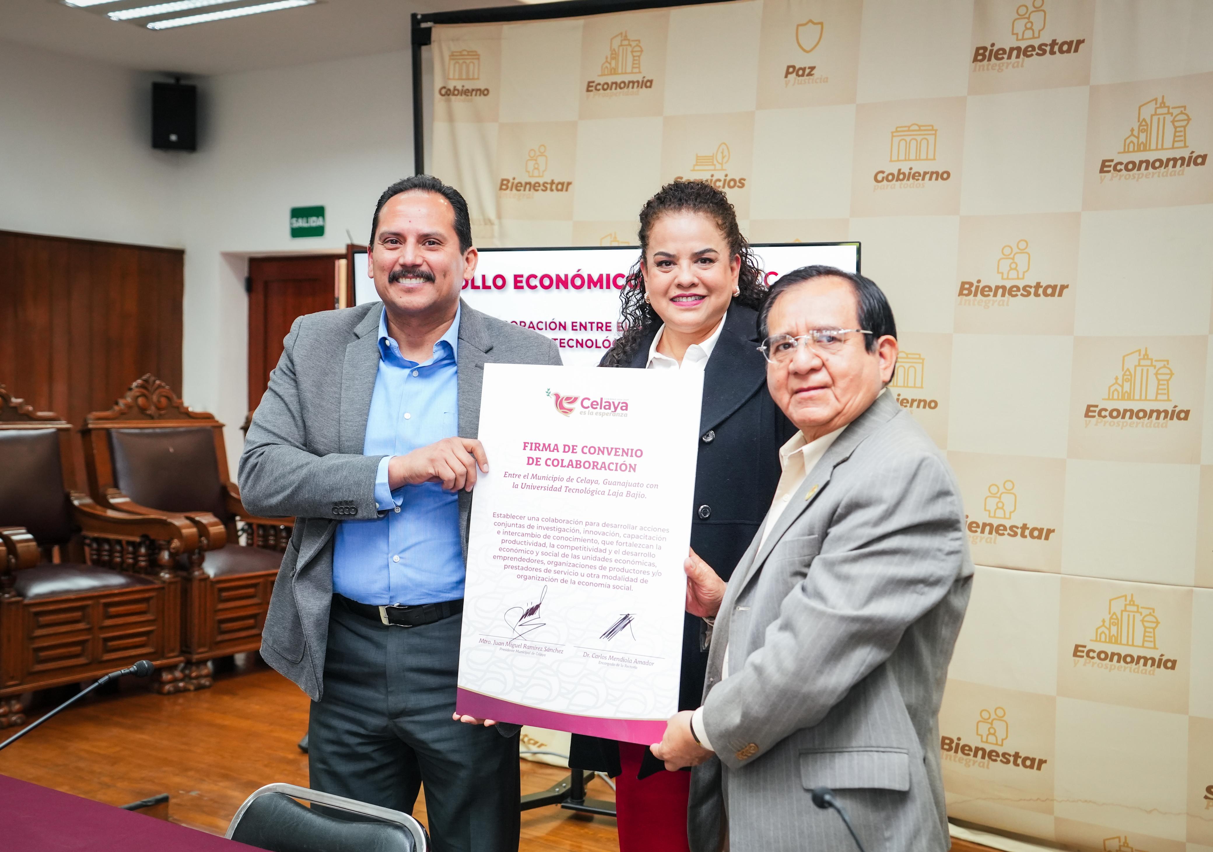 MUNICIPIO Y UTLB FIRMAN CONVENIO PARA VINCULAR A LOS EGRESADOS CON EL SECTOR PRODUCTIVO DE CELAYA