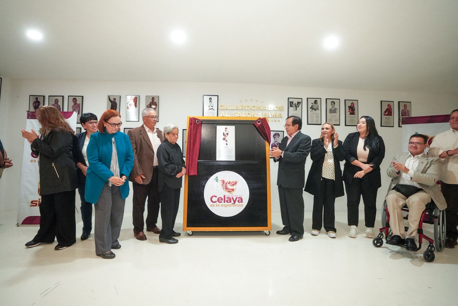 DEVELAN PLACA DE CIRO SOTO LARA EN EL SALÓN DE LA FAMA DEL DEPORTE CELAYENSE