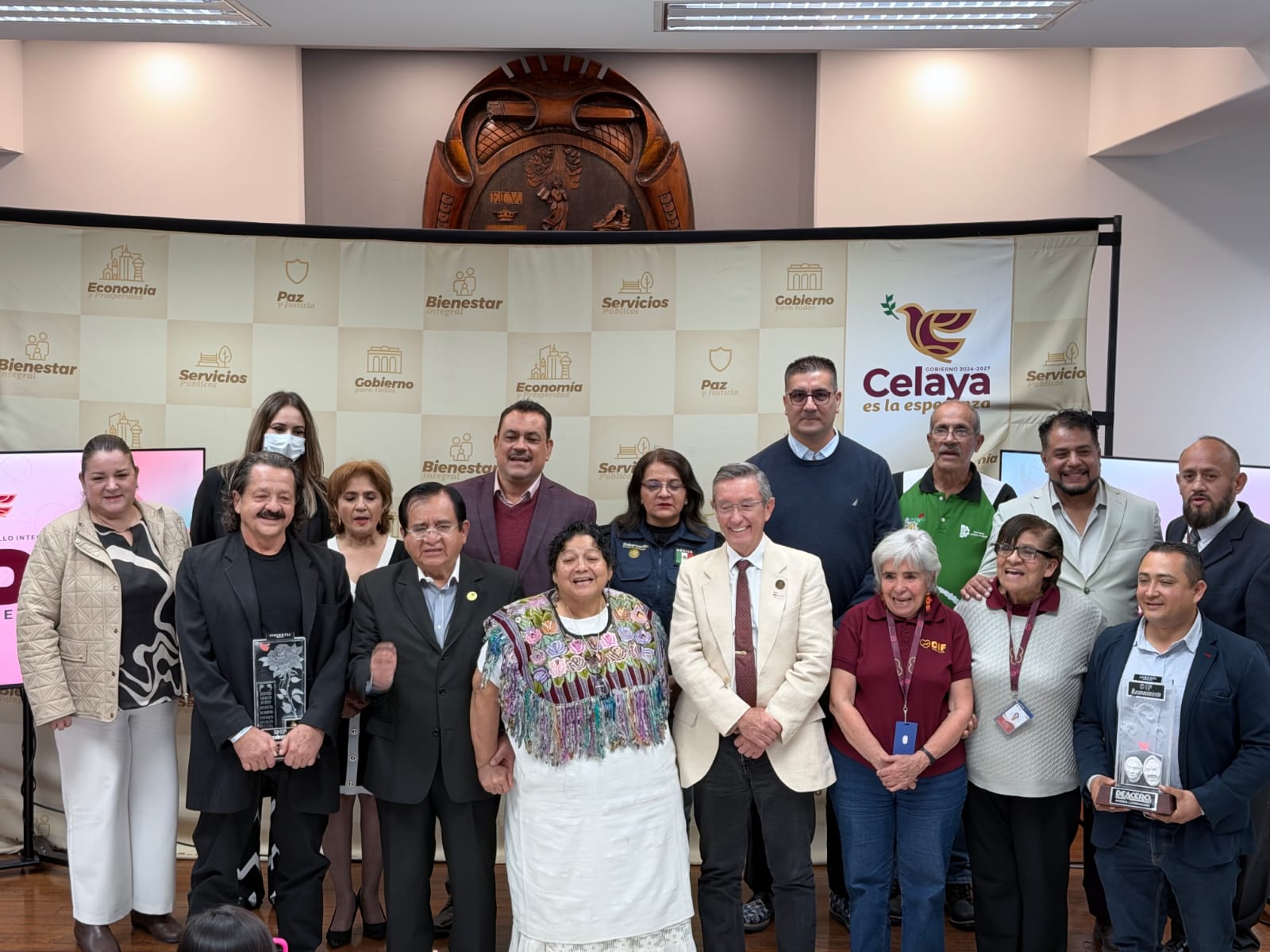 ENTREGAN RECONOCIMIENTOS A DEACERO Y FUNDACIÓN NUTRICIÓN Y VIDA, POR SU COMPROMISO SOCIAL