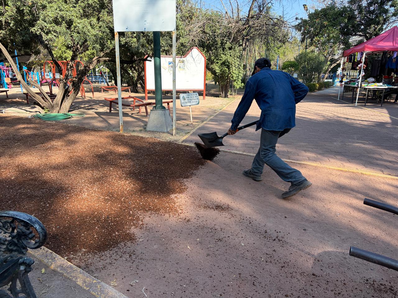 Rehabilitan pista de trote de la Primera Sección del Parque Xochipilli de Celaya
